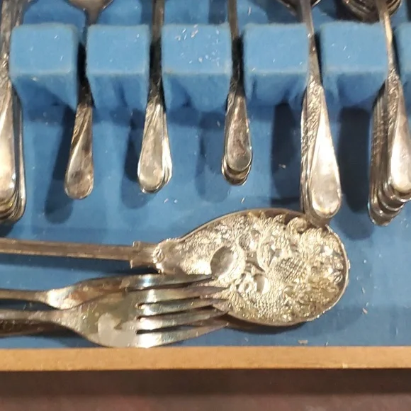 Vtg WM rogers and son flatware set svc for 8 - Picture 4 of 8